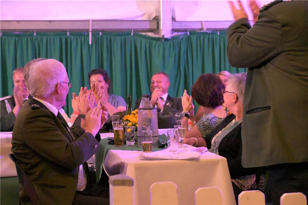 Am Samstagabend (31.8.) feierte die Bürgerschützengilde St. Stephanus Bork den Königsball.