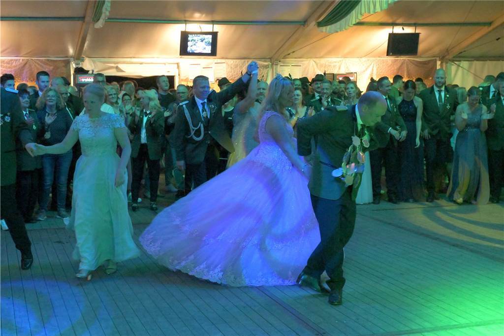 Am Samstagabend (31.8.) feierte die Bürgerschützengilde St. Stephanus Bork den Schützenfestball.
