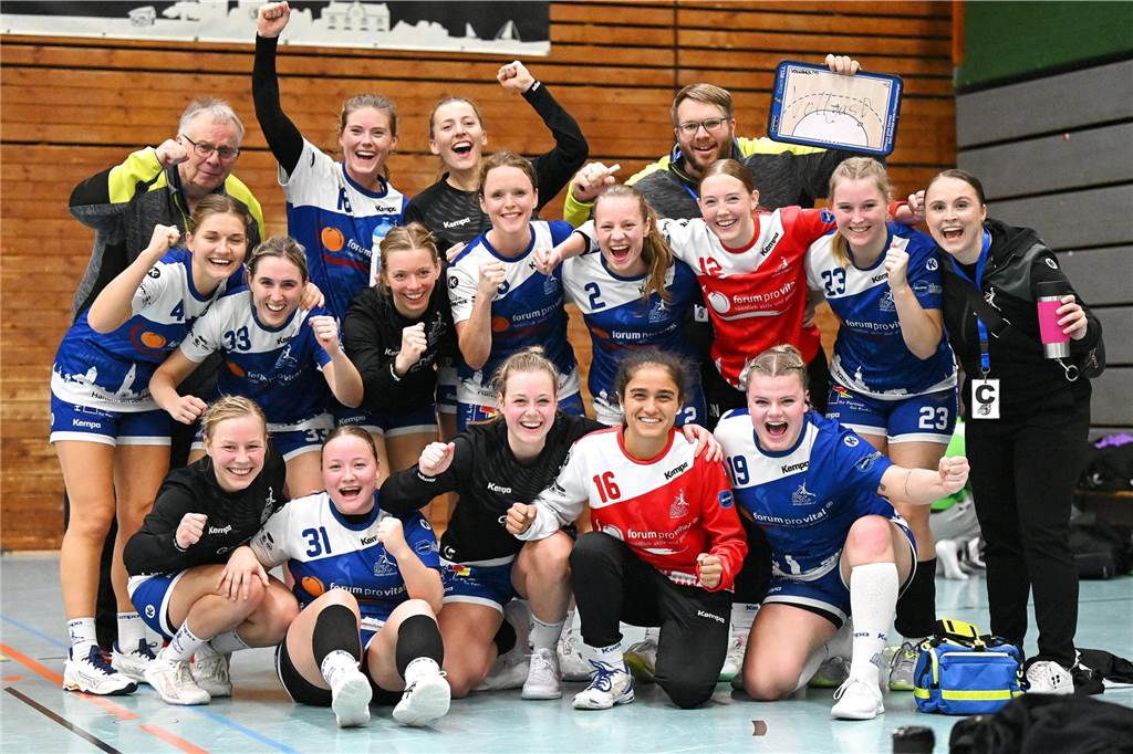 Am Samstagabend (9. November) waren zuerst die Damen des HSC Haltern-Sythen dran. Sie schlugen den TuS Bommern verdient mit 36:23 und feierten damit den zweiten Sieg im zweiten Heimspiel.