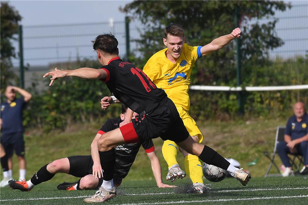 Am siebten Spieltag fotografierten Hermann Klingsieck und Volker Engel Spiele in Herne und Castrop-Rauxel.