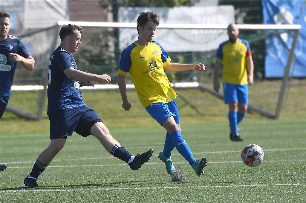 Am siebten Spieltag fotografierten Hermann Klingsieck und Volker Engel Spiele in Herne und Castrop-Rauxel.