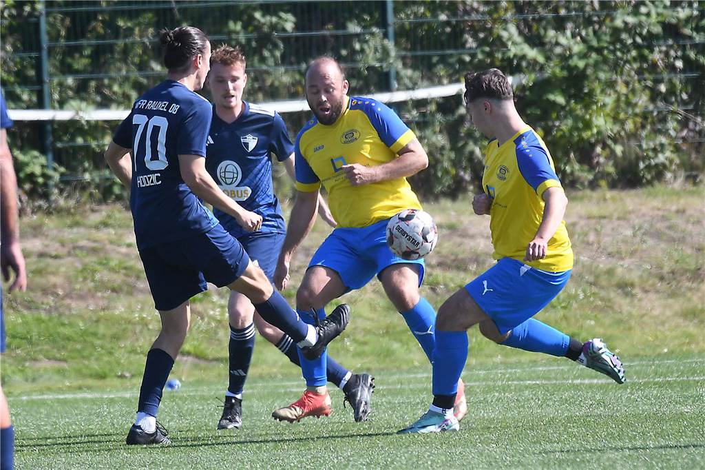 Am siebten Spieltag fotografierten Hermann Klingsieck und Volker Engel Spiele in Herne und Castrop-Rauxel.