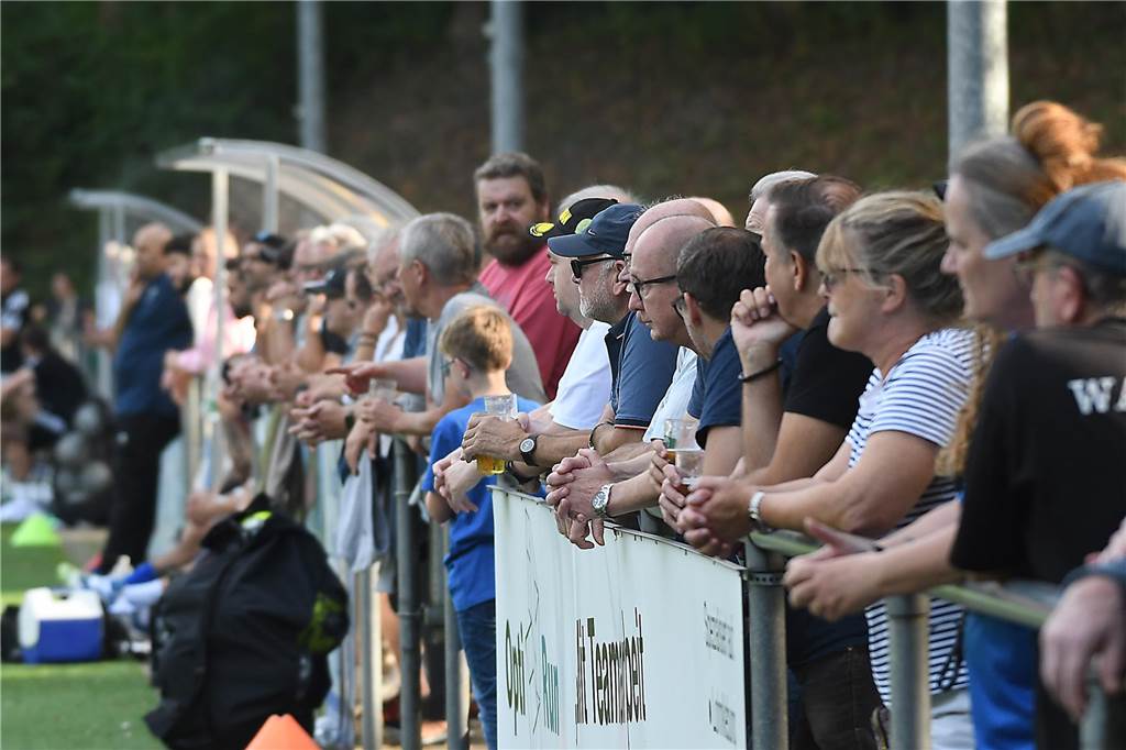 Am siebten Spieltag fotografierten Hermann Klingsieck und Volker Engel Spiele in Herne und Castrop-Rauxel.