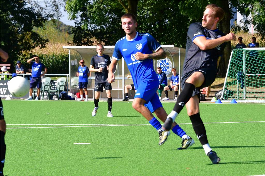 Am siebten Spieltag fotografierten Hermann Klingsieck und Volker Engel Spiele in Herne und Castrop-Rauxel.