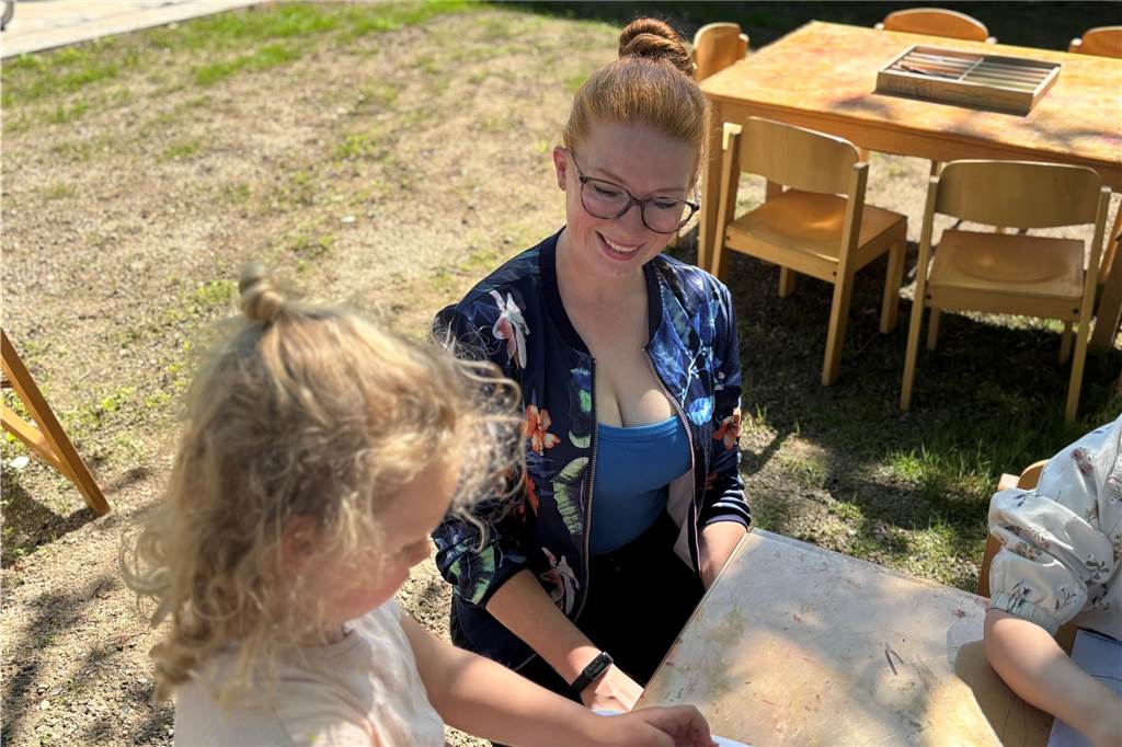 Kinder bei Eröffnung des Femeichenparks in Erle