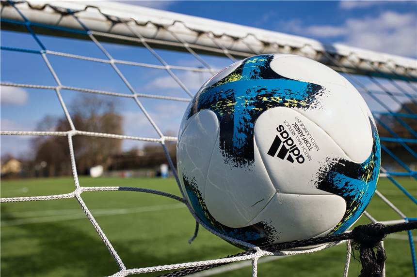 Alle Castrop-Rauxeler Fußball-Paarungen vom Wochenende im Überblick Am Sonntag, 3. Otkober, geht der sechste Spieltag der Fußballer aus Castrop-Rauxel über die Bühne wir haben alle Partien in der Übersicht.