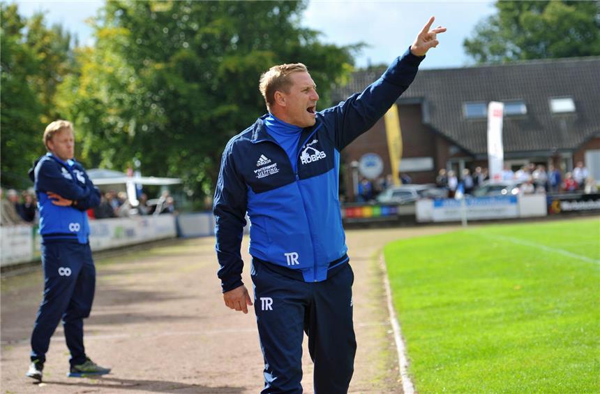 Stroetzel beim SuS freigestellt! Am Sonntag im Derby gegen die SpVgg stand Martin Stroetzel noch am Seitenrand. Ab sofort übernimmt der bisherige Co. Hendrik Maduschka (l.), das Traineramt.