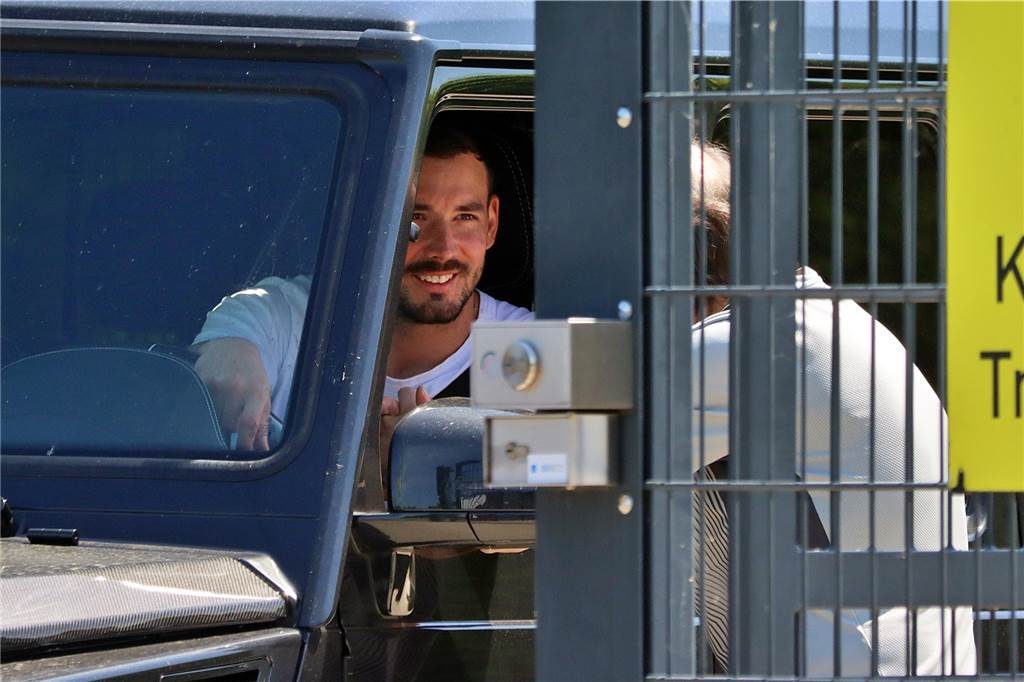 „Ein großes Kapitel meiner Karriere“: Bürki erlebt berührenden BVB-Abschied Am Sonntag verabschiedete sich Roman Bürki von den BVB-Mitarbeitern in Brackel.