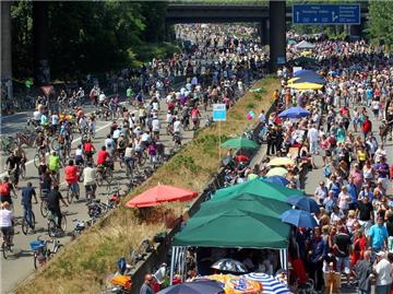 Am Sonntag waren mehr als drei Millionen Radfahrer und Fußgänger zwischen Duisburg und Dortmund über die Autobahn 40 flaniert.