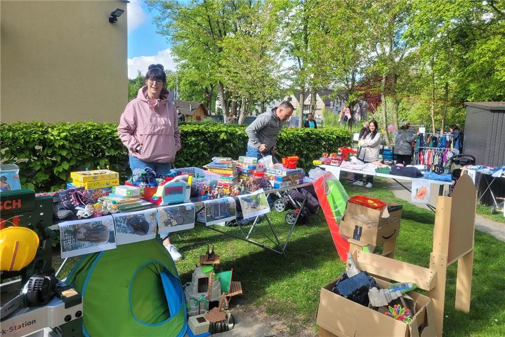 Veranstaltungen am Wochenende: Kirmes, Konzerte und Reitturnier Ein Stand auf einem Flohmarkt der Kita Viktoria in Lünen.