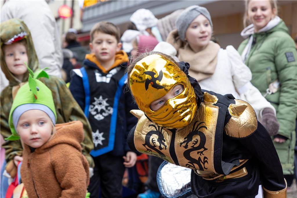 Am Sonntag wurde auf dem Marktplatz feierlich der Stadtschlüssel übergeben. Anschließend feierten kleine und große Karnevalisten zusammen den Kinderkarnevalsumzug.