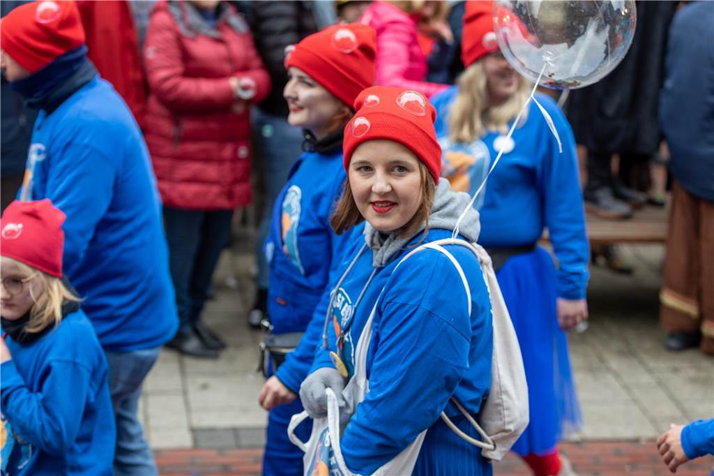 Am Sonntag wurde auf dem Marktplatz feierlich der Stadtschlüssel übergeben. Anschließend feierten kleine und große Karnevalisten zusammen den Kinderkarnevalsumzug.