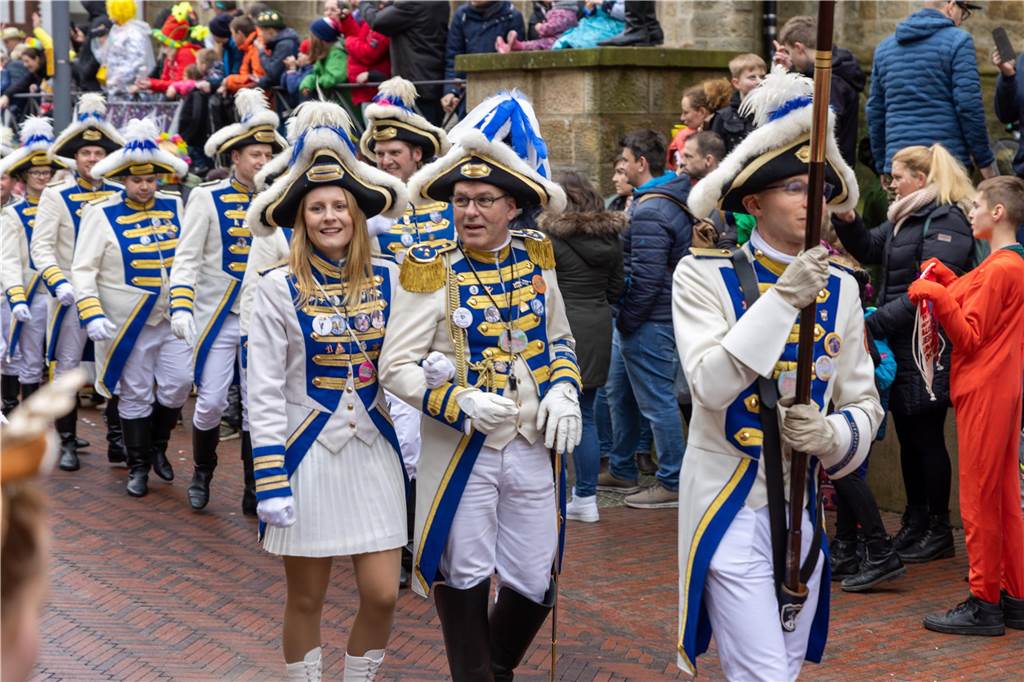 Am Sonntag wurde auf dem Marktplatz feierlich der Stadtschlüssel übergeben. Anschließend feierten kleine und große Karnevalisten zusammen den Kinderkarnevalsumzug.