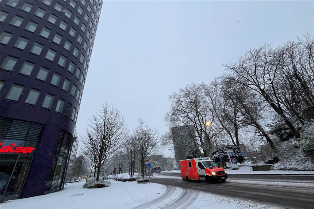 Am Sonntagmorgen fiel in Dortmund der erste Schnee des Jahres.