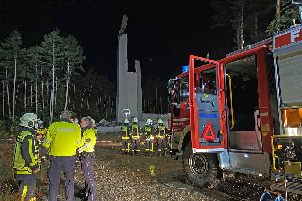 Eingestürztes Windrad in Haltern: Experte sieht zwei mögliche Ursachen Am späten Abend des 29. Septembers 2021 ist in der Hohen Mark in Haltern ein Windrad eingestürzt.