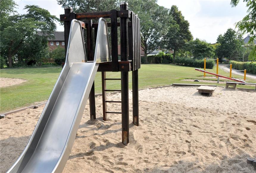 Bürgermeister plant Bürgerfonds Am Stricker-Spielplatz an der Schienebergstege sollen laut Bürgermeister Mike Rexforth die ersten Ergebnisse des Stadtumbaus Ende Juli 2016 zu sehen sein.