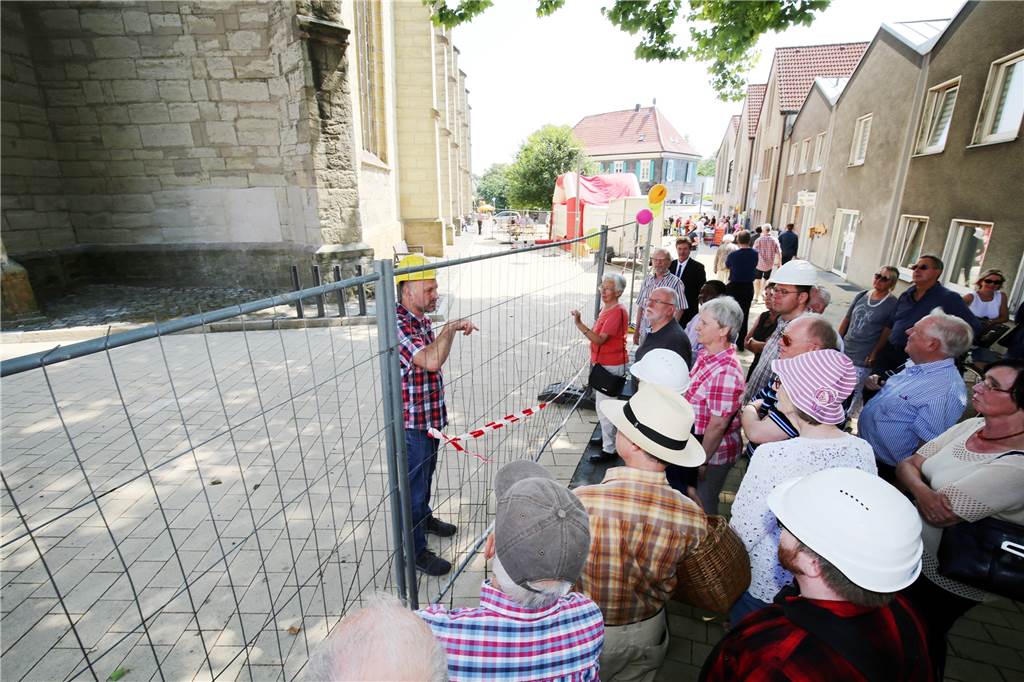 Versprochen: Unnas Stadtkirche wird wieder heil Am „Tag der offenen Baustelle“ war der Besucherandrang groß. Die Öffentlichkeit durfte zum ersten Mal seit Januar auch in die Kirche.