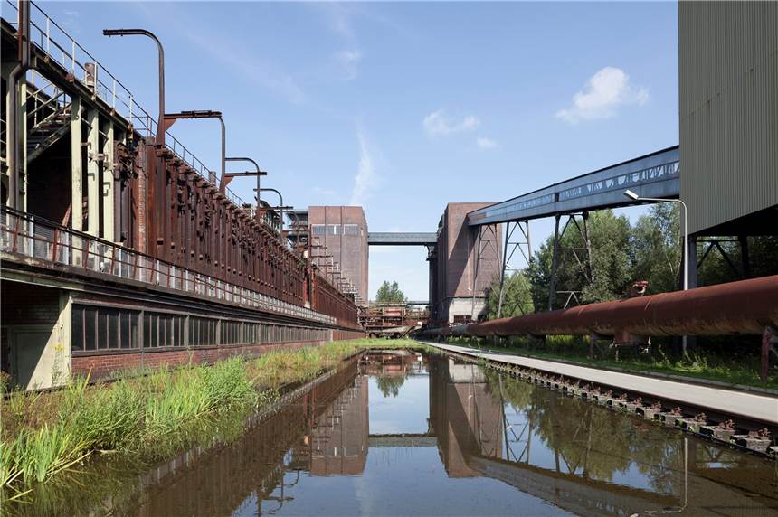 Besucher der Kokerei Hansa werden über Bauprojekte im Industriemuseum informiert Am Tag der Städtebauführung lädt die Kokerei Hansa zur Baustellenführung ein.