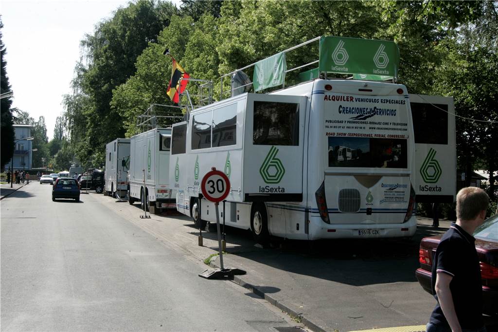 2006: Kleine Schweriner standen auf großer Endspiel-Bühne und waren Spaniens WM-Star Raúl ganz nah Am Tag des Endspiels für die Schweriner D-Junioren waren auch Kamera-Teams auf dem Gelände der Sportschule Kaiserau. Denn hier bereitete sich Spanien auf die WM 2006 vor.