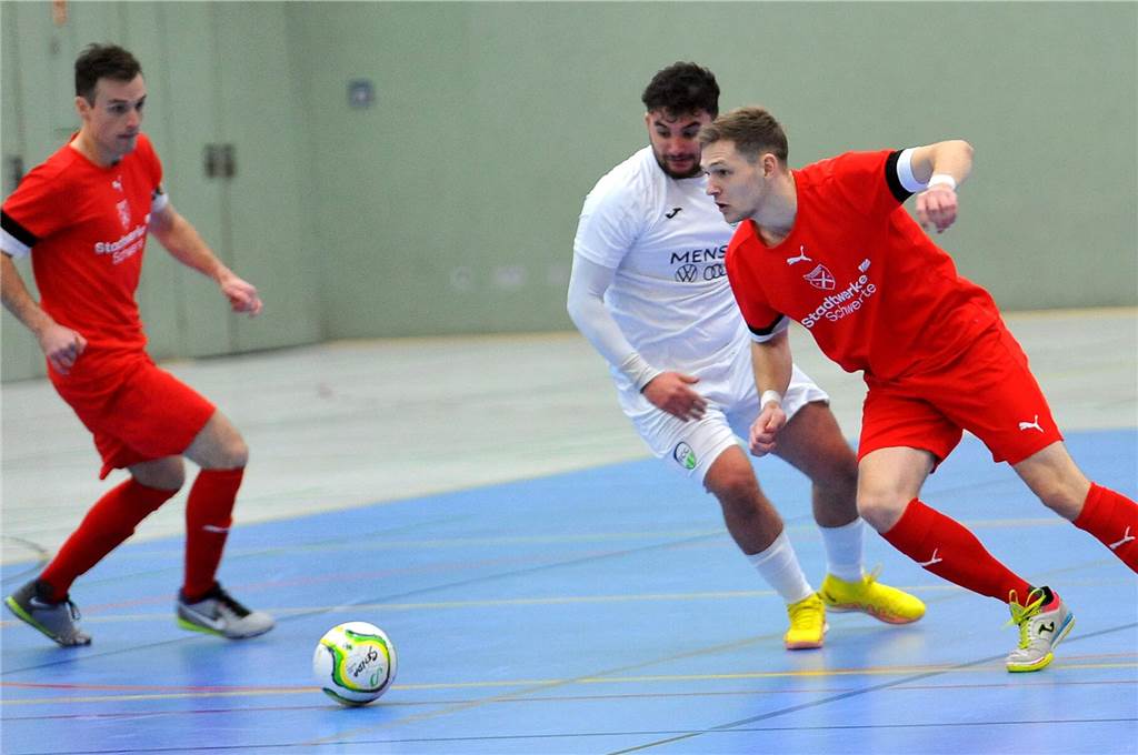 Am Tag vor dem Derby wird Lukas Beßlich für Holzpfosten Schwerte 05 in der Futsal-Regionalliga am Ball sein.