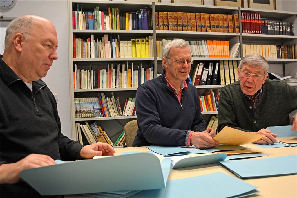 Ulrich Söbbing entwickelte aus trockenen Akten lebendige Geschichte Ulrich Söbbing bei der Archivarbeit