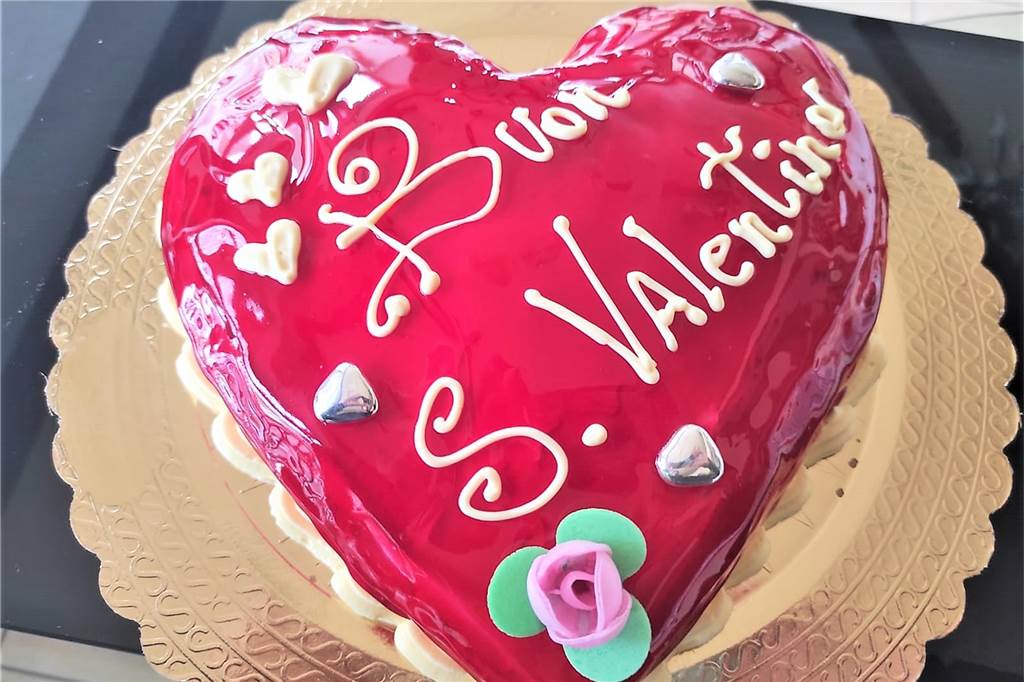 Am Valentinstag können sich Verliebte im „Siciliano“ mit besonderen Törtchen eindecken.