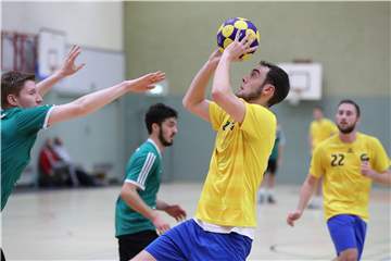 Am vergangenen Sonntag war Johannes Langer (am Ball) noch für den KV Adler Rauxel gegen den TuS Schildgen am Ball. Nach einer Knöchelverletzung im Training fällt er in der Partie beim Spitzenreiter SG Pegasus aus.