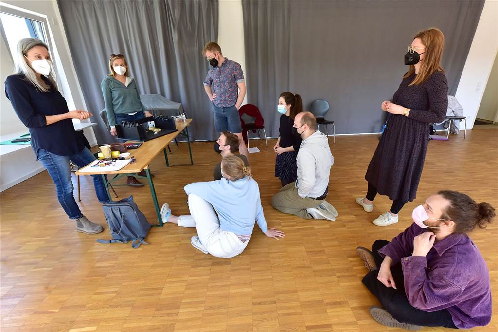 Am Westfälischen Landestheater laufen die Proben zur nächsten Produktion im Kinder- und Jugendtheater! Regisseurin Frances van Boeckel inszeniert erneut am WLT – diesmal: “Die Konferenz der Tiere” für alle ab 6 Jahren.