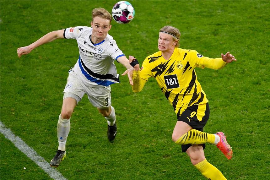 Entlassung: Amos Pieper bekommt einen neuen Cheftrainer bei Arminia Bielefeld – Neuhaus muss gehen Am Wochenende unterlagen Amos Pieper (l.) und Arminia Bielefeld bei Borussia Dortmund. Das hat nun Folgen für den Trainer des DSC.