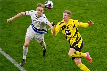 Am Wochenende unterlagen Amos Pieper (l.) und Arminia Bielefeld bei Borussia Dortmund. Das hat nun Folgen für den Trainer des DSC.
