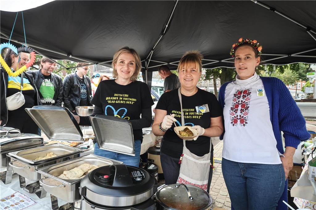 Premiere für Street-Food-Festival : Dortmunder Süden genießt auf dem Marktplatz