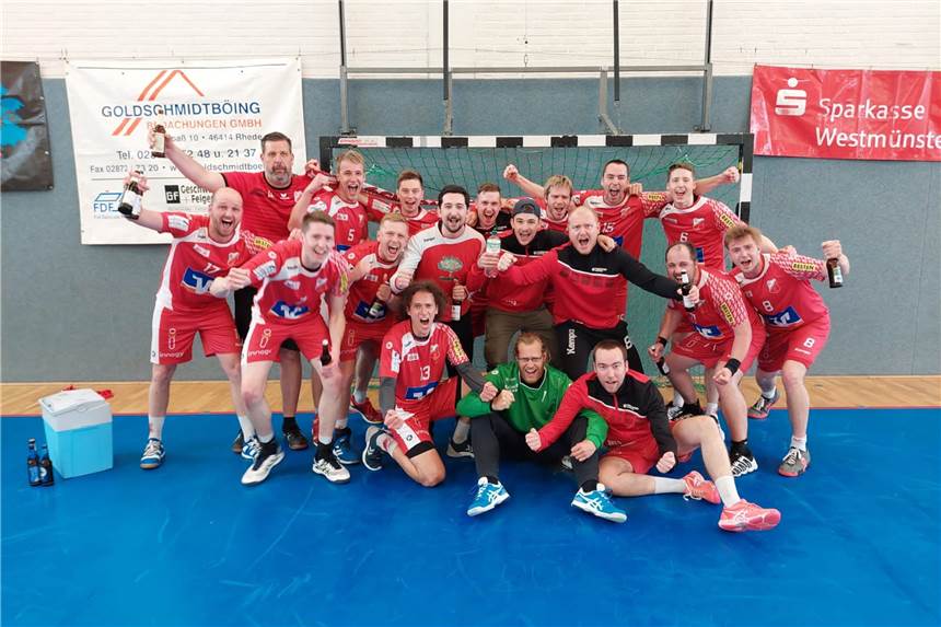 Meister SV Schermbeck fuhr im Planwagen nach Hause Die Herrend es SV Schermbeck steigen in die Landesliga auf