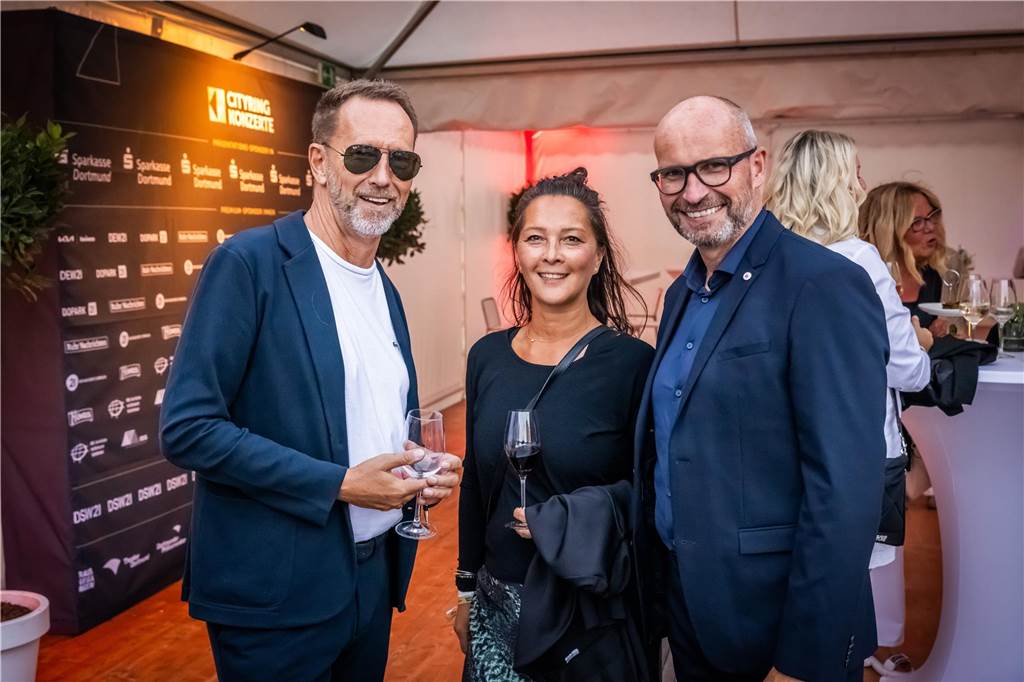 Am zweiten Tag der Cityring-Konzerte haben die Dortmunder Philharmoniker unter der Leitung von Christoph Huber die größten Hits von ABBA präsentiert. Mit dabei war die international erfolgreiche ABBA-Cover-Band Super Swede.