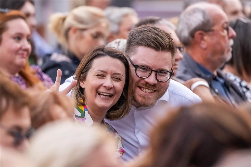 Am zweiten Tag der Cityring-Konzerte haben die Dortmunder Philharmoniker unter der Leitung von Christoph Huber die größten Hits von ABBA präsentiert. Mit dabei war die international erfolgreiche ABBA-Cover-Band Super Swede.