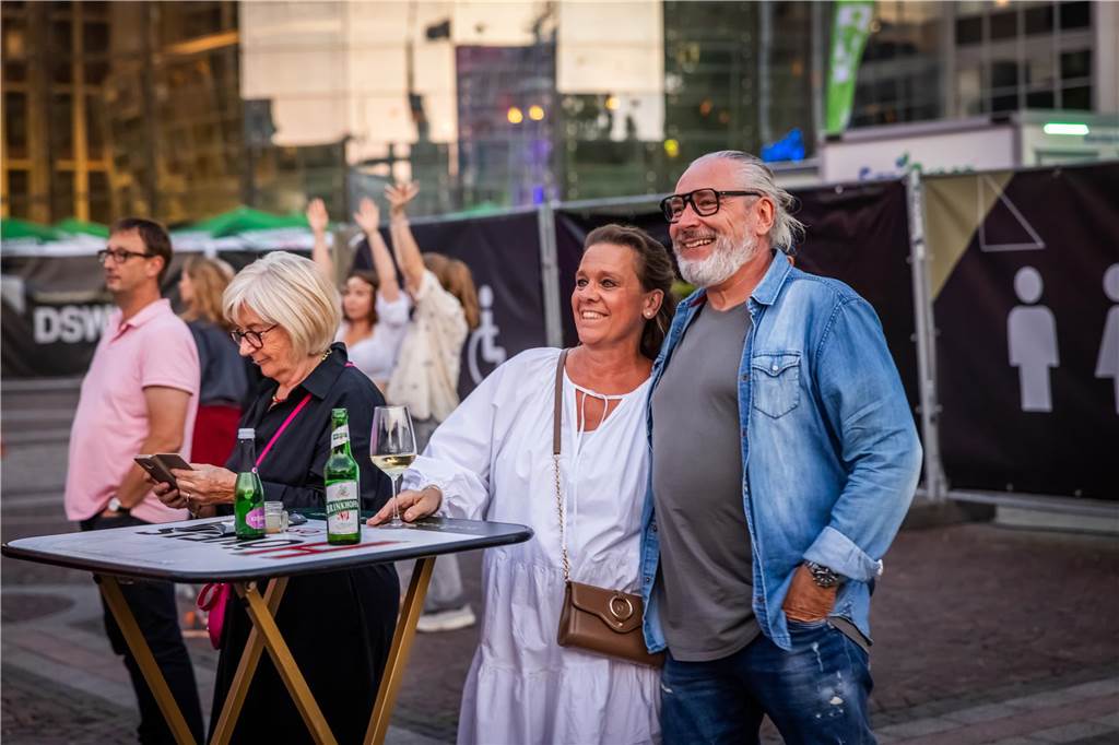 Am zweiten Tag der Cityring-Konzerte haben die Dortmunder Philharmoniker unter der Leitung von Christoph Huber die größten Hits von ABBA präsentiert. Mit dabei war die international erfolgreiche ABBA-Cover-Band Super Swede.