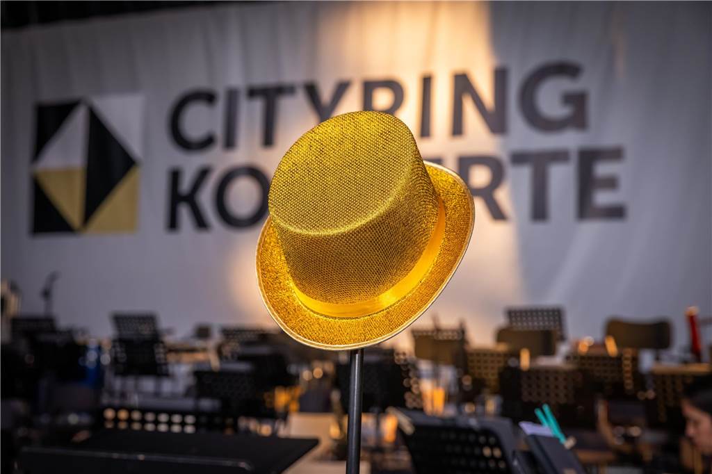 Am zweiten Tag der Cityring-Konzerte haben die Dortmunder Philharmoniker unter der Leitung von Christoph Huber die größten Hits von ABBA präsentiert. Mit dabei war die international erfolgreiche ABBA-Cover-Band Super Swede.