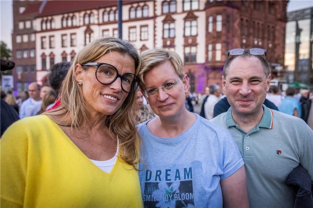 Am zweiten Tag der Cityring-Konzerte haben die Dortmunder Philharmoniker unter der Leitung von Christoph Huber die größten Hits von ABBA präsentiert. Mit dabei war die international erfolgreiche ABBA-Cover-Band Super Swede.