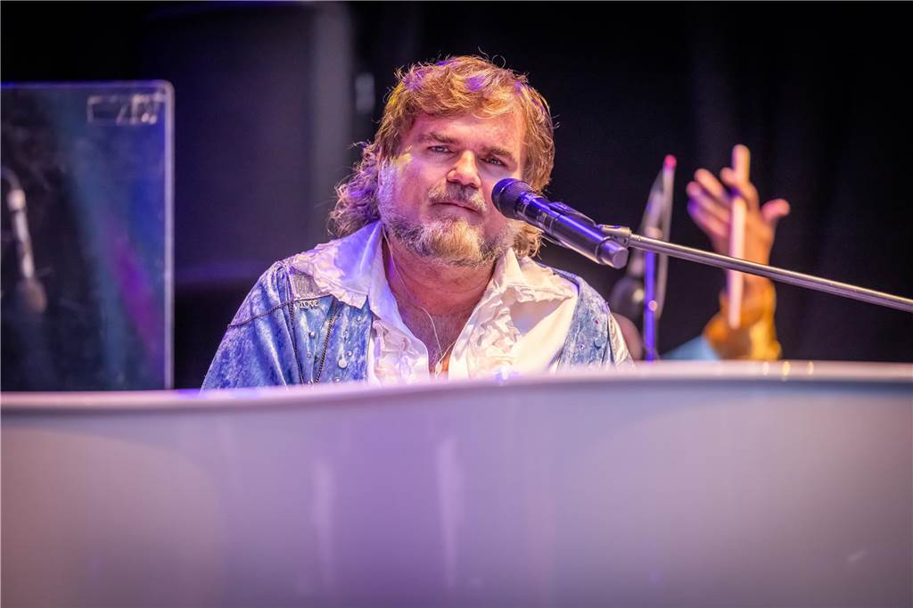Am zweiten Tag der Cityring-Konzerte haben die Dortmunder Philharmoniker unter der Leitung von Christoph Huber die größten Hits von ABBA präsentiert. Mit dabei war die international erfolgreiche ABBA-Cover-Band Super Swede.