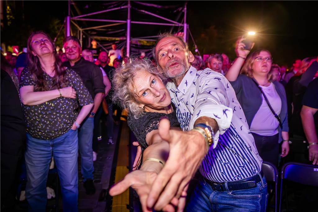 Am zweiten Tag der Cityring-Konzerte haben die Dortmunder Philharmoniker unter der Leitung von Christoph Huber die größten Hits von ABBA präsentiert. Mit dabei war die international erfolgreiche ABBA-Cover-Band Super Swede.