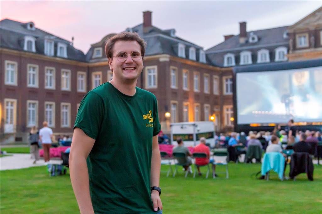 Am zweiten Tag des Open-Air-Kinos im Schloss Nordkirchen flimmerte Tom Cruise über die Leinwand. 