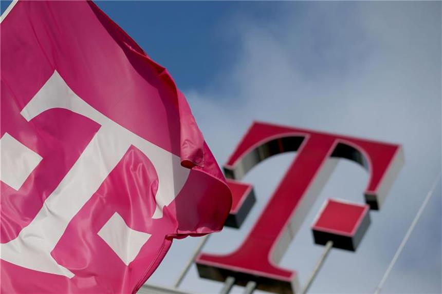Deutsche Telekom plant eigenen smarten Lautsprecher Amazon hat ihn, Google hat ihn, und Apple hat ihn angekündigt - nun will auch die Deutsche Telekom einen smarten Lautsprecher auf den Markt bringen. Foto: Oliver Berg/dpa