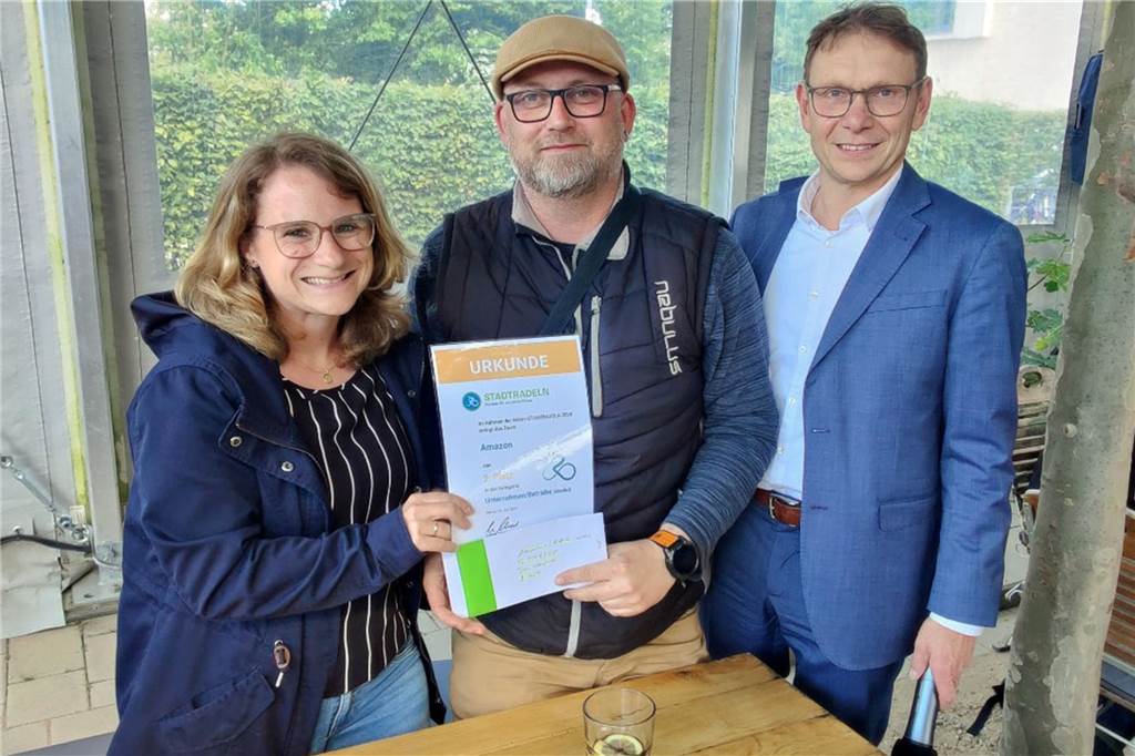 Siegerehrung Stadtradeln: 30.000 Kilometer mehr als im Vorjahr geradelt Amazon schaffte Rang zwei bei der Firmenwertung.