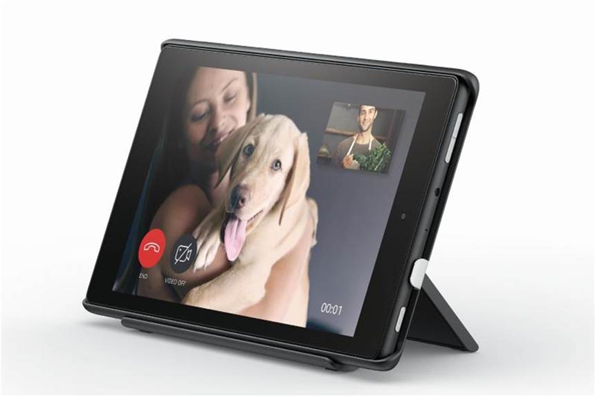 Amazons neues Android-Tablet Fire 8 HD wird zum Smart Display mit Alexa-Steuerung, wenn Nutzer es ins Ladedock stecken. Foto: Amazon