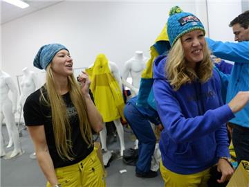 Amelie Kober (l) und Anke Karstens gehören zum 14-köpfigen Aufgebot. Foto: Andreas Gebert