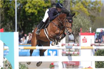 Amelie Koppenberg erhielt bei den Lenklarer Reitertagen ihr Goldenes Reitabzeichen.