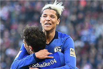 Amine Harit belebt das Offensivspiel der Schalker. Der 20-J#hrige finder sich immer besser zurecht.