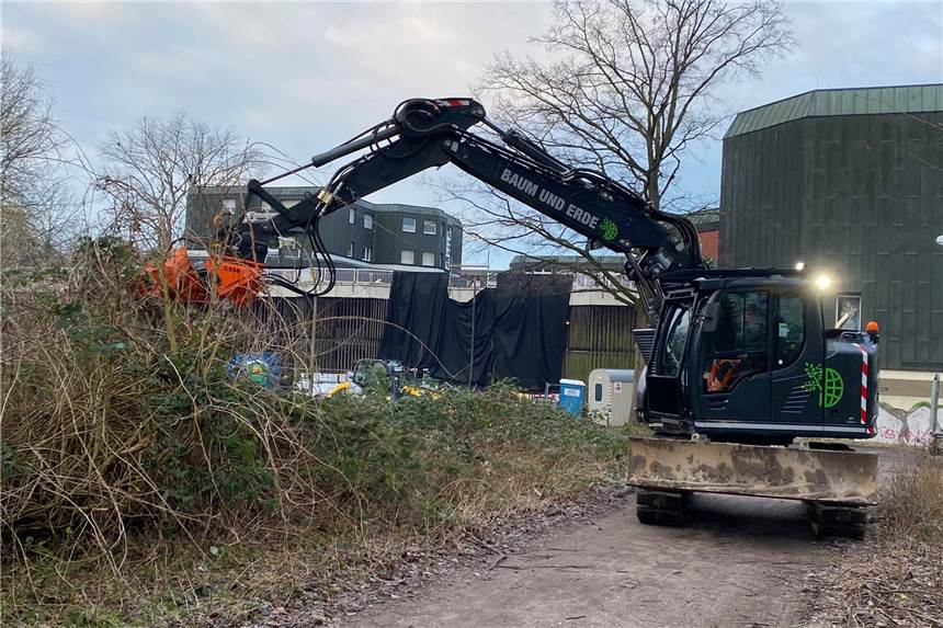 Gymnasium Petrinum: Arbeiten am neuen Sportpark haben begonnen AmMontag (25. Januar) haben die Bauarbeiten der Außenanlagen rund um das Gymnasium Petrinum begonnen.
