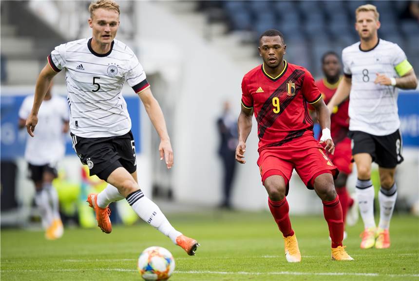 Lohn für eine starke Saison: Amos Pieper fährt zur EM-Endrunde Amos Pieper (l.) fährt zur EM-Endrunde.