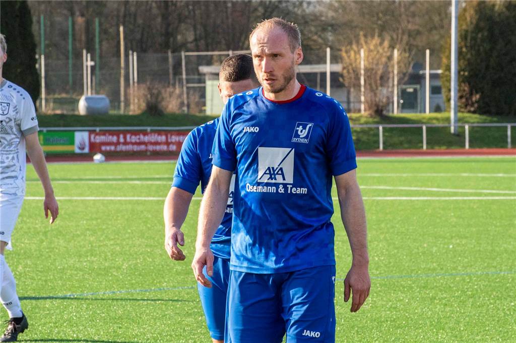 Effiziente Sythener zerlegen den TuS Gahlen Tobias Becker