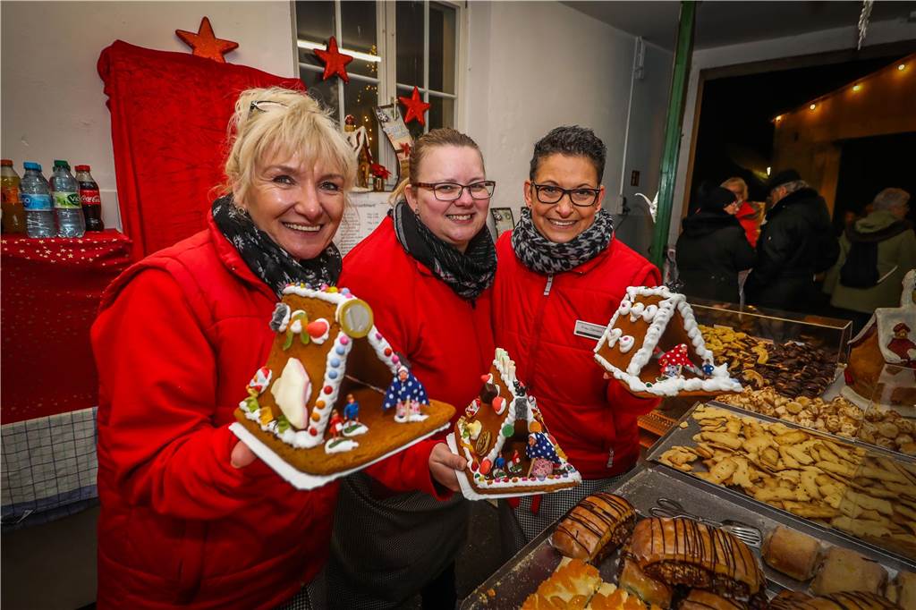 Romantisch, süß, familiär: Alle Infos zum Weihnachtsmarkt am Schloss Dellwig An beiden "Dellwig im Advent"-Tagen hat die Weihnachtsbäckerei der Bäckerei Grobe geöffnet.